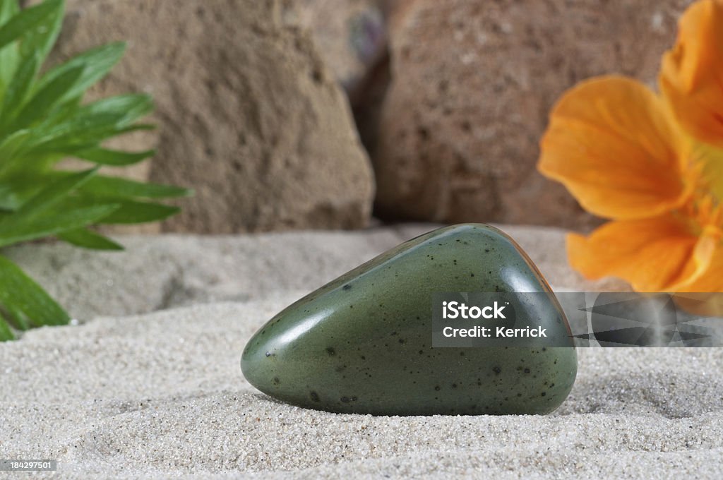 Nephrit Hälfte wertvolle stone. garantiert authentische - Lizenzfrei Jadesteine Stock-Foto