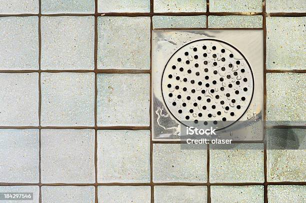 Área De Baño Piso Foto de stock y más banco de imágenes de Desagüe - Desagüe, Boca de alcantarilla, Ducha