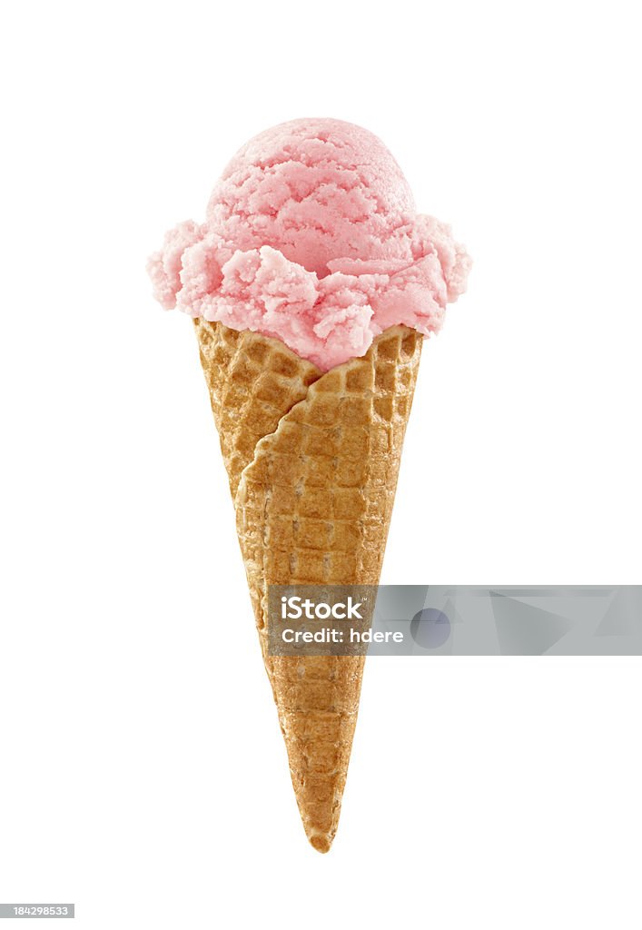 Glace à la fraise sur fond blanc - Photo de Cornet de glace libre de droits