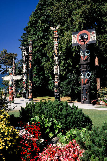 istock stanley park totem pole vancouver 184298759