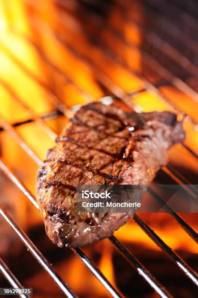 Stek Z Rostbefu Na Grilla - zdjęcia stockowe i więcej obrazów Barbecue - Barbecue, Bez ludzi, Białe mięso