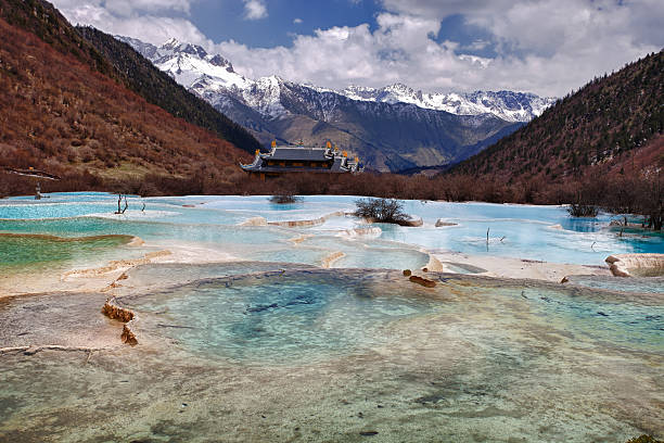 five color lagos de huanglong valley, sichuan, china - huanglong - fotografias e filmes do acervo