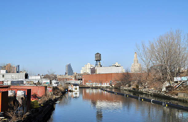 gowanus 運河 - new york city new york state brooklyn clear sky ストックフォトと画像