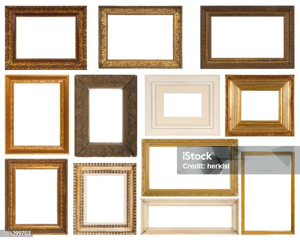 Foto de Coleção De Quadros Antigos e mais fotos de stock de Moldura de Quadro - Equipamento de arte e artesanato - Moldura de Quadro - Equipamento de arte e artesanato, Barroco, Dourado - Descrição de Cor