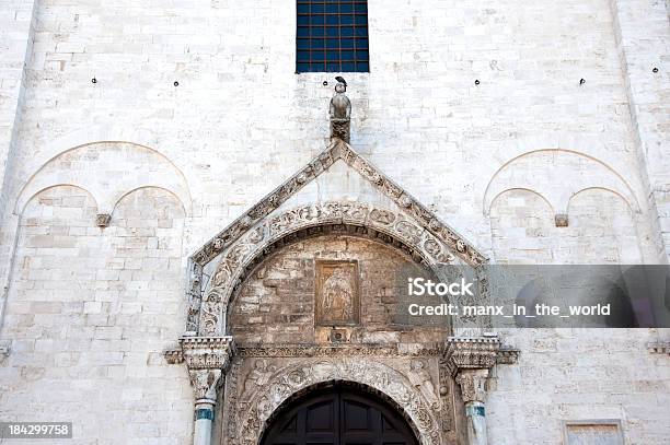 Basilica Di San Nicola Bari Italia - Fotografie stock e altre immagini di Architettura - Architettura, Babbo Natale, Bari