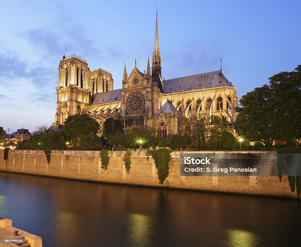 Notre Dame em Anoitecer - Royalty-free Anoitecer Foto de stock