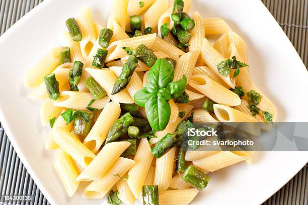 Pasta Con Asparagi - Fotografie stock e altre immagini di Alimentazione sana - Alimentazione sana, Ambientazione interna, Asparago