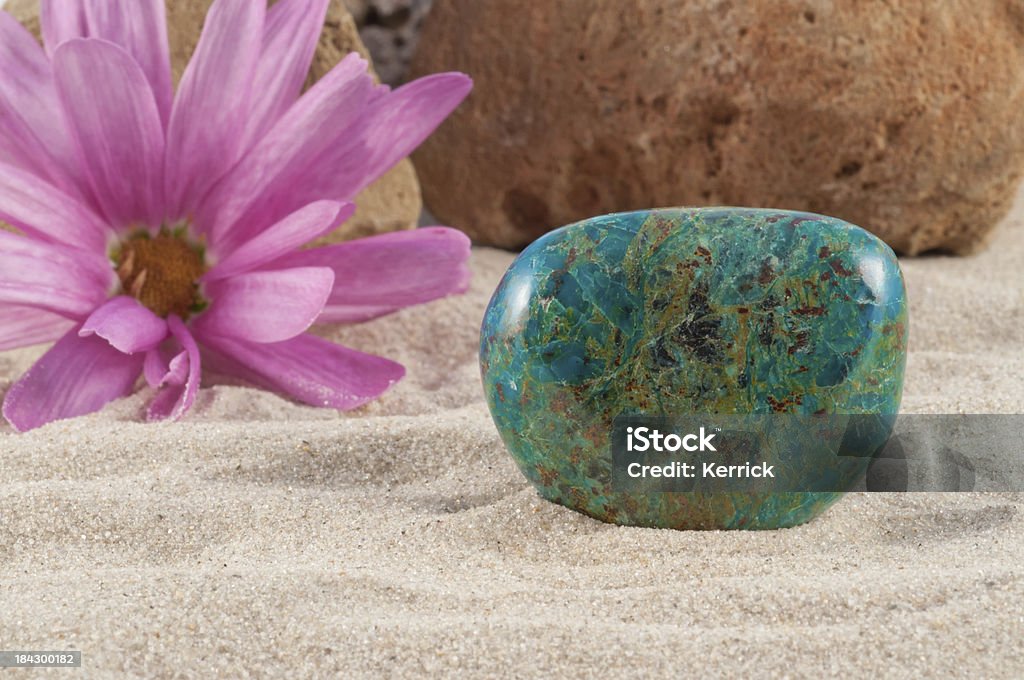 Chrysocolla Hälfte wertvolle stone. garantiert authentische - Lizenzfrei Alternative Medizin Stock-Foto