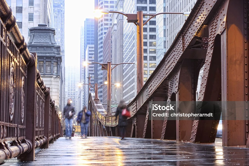 Чикаго LaSalle Street Bridge на тротуар - Стоковые фото Чикаго - Иллинойс роялти-фри