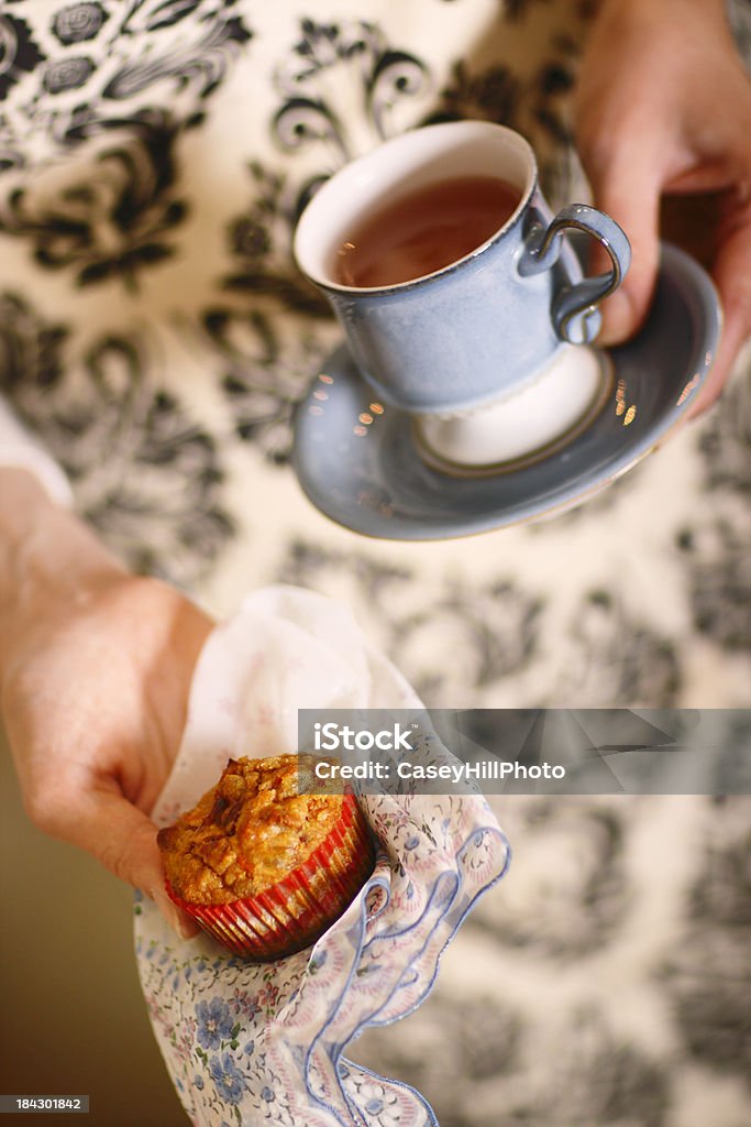 Muffin und Tee - Lizenzfrei Backen Stock-Foto