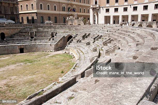 Lecce Italia Anfiteatro Foto de stock y más banco de imágenes de Anfiteatro - Anfiteatro, Lecce, Destinos turísticos