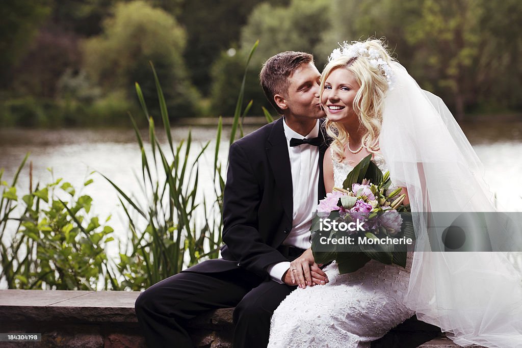 Feliz noiva e o noivo - Foto de stock de 20 Anos royalty-free