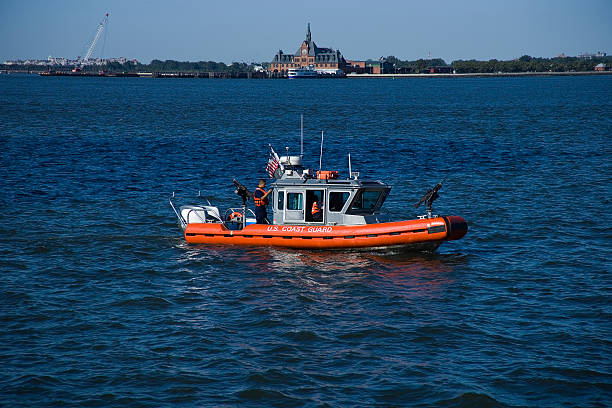 istock NYC River Patrol Boat 184304566