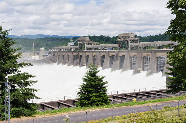 istock Bonneville Dam Spillways 184305334