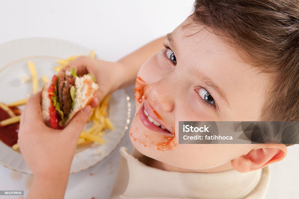 ハンバーガーや少年 - 子供のロイヤリティフリーストックフォト