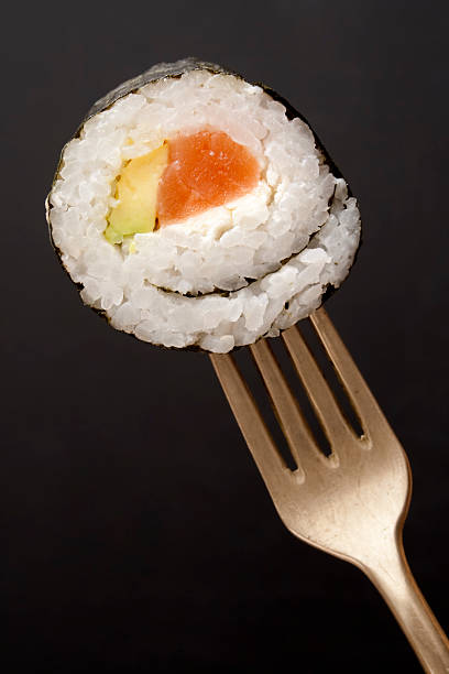 cucina fusion - temaki food sushi salmon foto e immagini stock