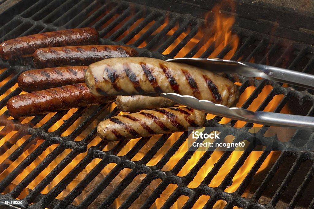 Gegrillte hotdogs - Lizenzfrei Fleischzange Stock-Foto