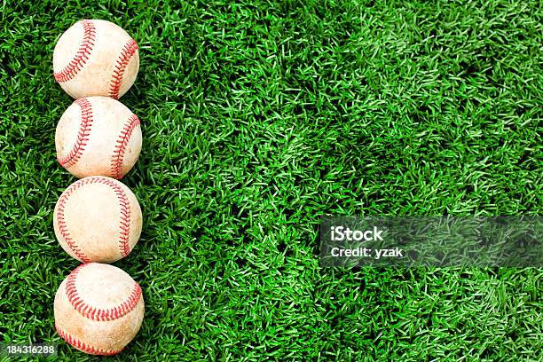 Righe Di Palle Da Baseball - Fotografie stock e altre immagini di Baseball - Baseball, Palla da baseball, Vecchio stile