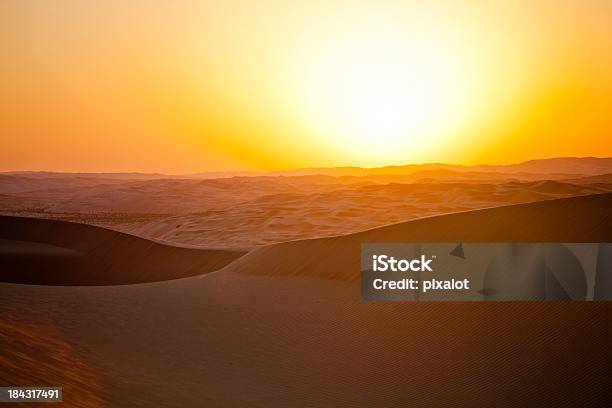 Pustynia Zachód Słońca - zdjęcia stockowe i więcej obrazów Afryka - Afryka, Australijski Outback, Bez ludzi