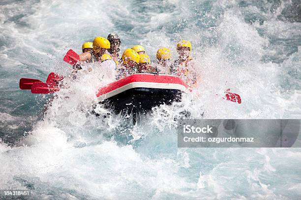 Photo libre de droit de Rafting En Eau Vive banque d'images et plus d'images libres de droit de Raft - Raft, Rafting en eau vive, Rapides - Rivière