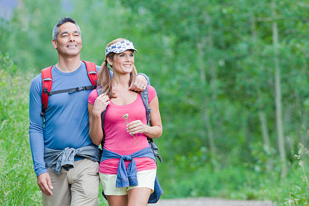 istock Couple Hiking 184318684