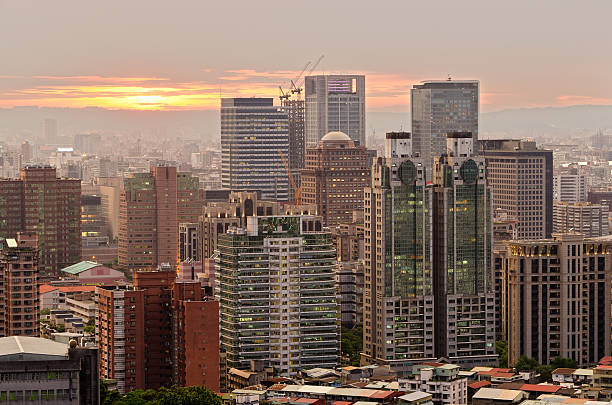 istock Taipei city skyline 184321591