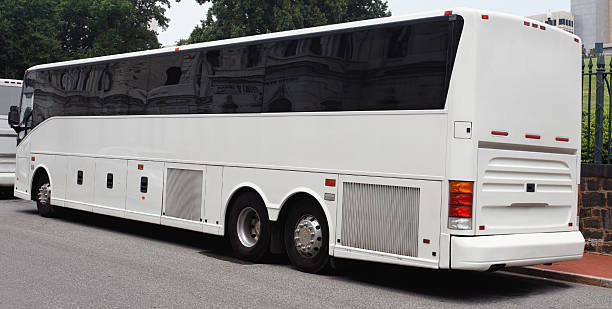 autobus turistico - bus rear view white commercial airplane foto e immagini stock