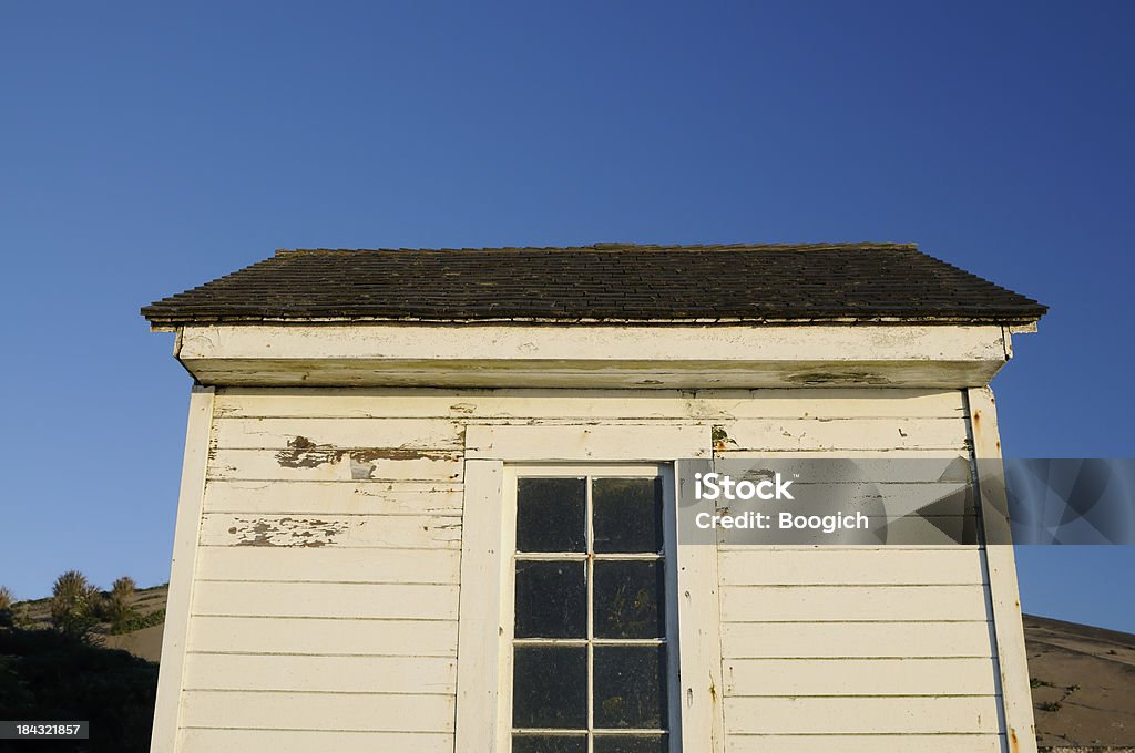 Vieilli Shack - Photo de Blanc libre de droits