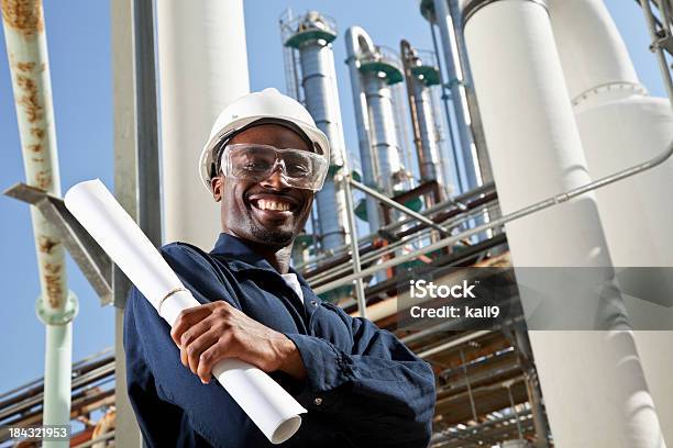 Afroamericana Trabajador Industrial Foto de stock y más banco de imágenes de Hombres - Hombres, Africano-americano, Planta química