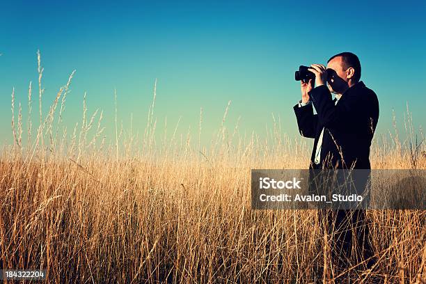 Opzioni Di Ricerca - Fotografie stock e altre immagini di Binocolo - Binocolo, Completo, Futuristico