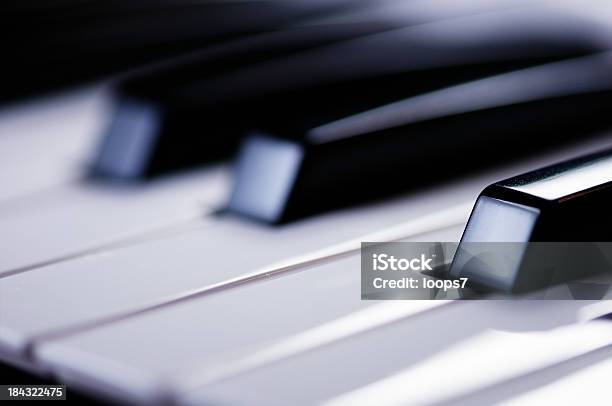 Klaviertasten Stockfoto und mehr Bilder von Bildschärfe - Bildschärfe, Elektrisches Piano, Farbbild