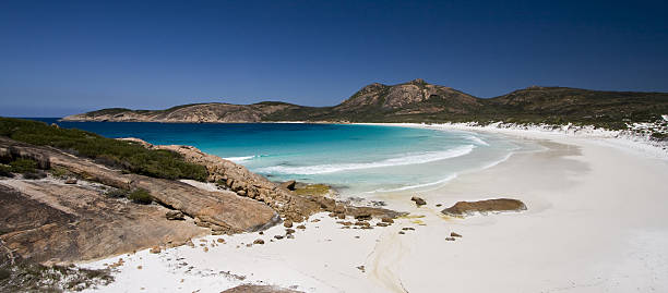 Thistle Cove Thistle Cove is home to one of the many picturesque beaches in Le Grand National Park.  Cape Le Grand is located adjacent to the coastal town of Esperance in southern Western Australia. cape le grand national park stock pictures, royalty-free photos & images