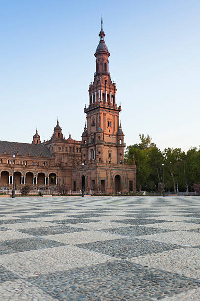 plaza de españa z najświętszej marii panny w sewilli - plaza de espana seville victorian architecture architectural styles zdjęcia i obrazy z banku zdjęć