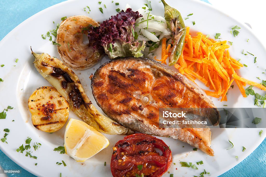 Salmone alla griglia - Foto stock royalty-free di Alimentazione sana