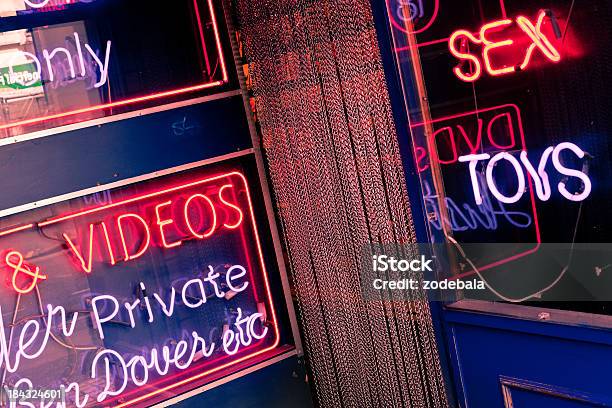 Loja Sexo No Soho Londres Zona De Prostituição - Fotografias de stock e mais imagens de Prostituta - Prostituta, Artigo para Sexo, Londres - Inglaterra