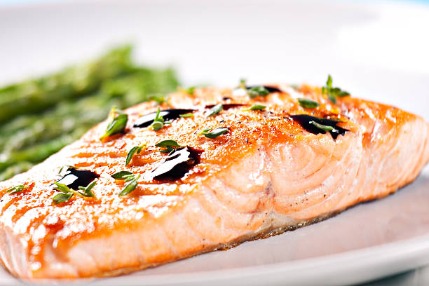 istock Fillet of salmon with asparagus 184324877