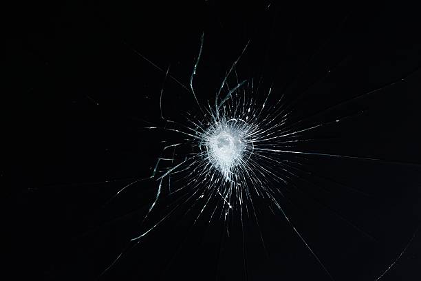 Quebrado vidro de segurança - fotografia de stock