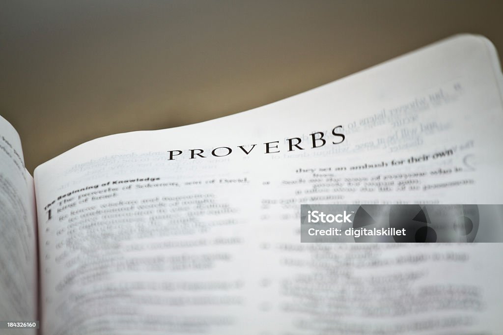 Proverbes - Photo de Bible libre de droits