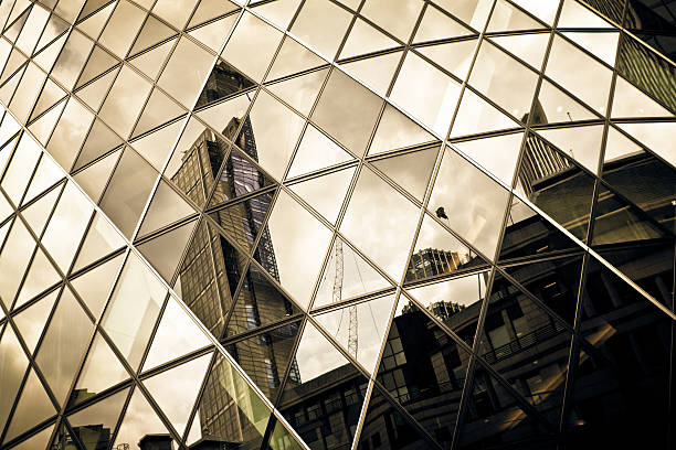 futurista arquitetura detalhada, vidro arranha-céu - city of london office building construction architecture imagens e fotografias de stock