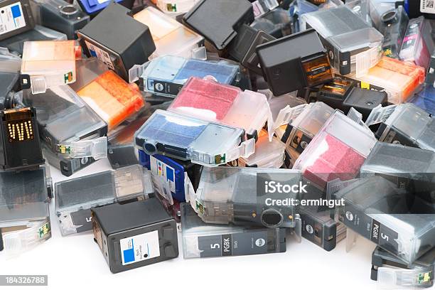 Große Haufen Von Tintenpatronen Bereit Für Das Recycling Stockfoto und mehr Bilder von Recycling