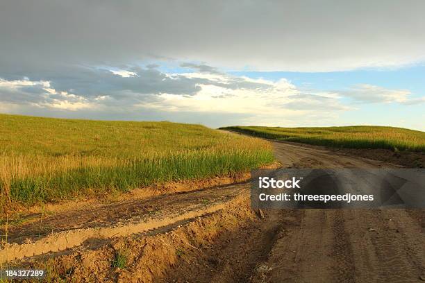 Foto de Ciclista Road E Nuvem De Tempestade e mais fotos de stock de Nebrasca - Nebrasca, Sandhills, Agricultura