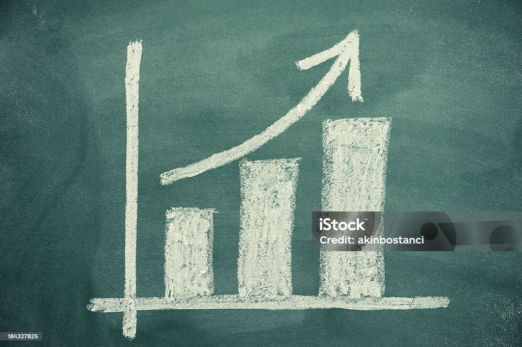 Diagrama de negocios en una pizarra - Foto de stock de Blanco - Color libre de derechos