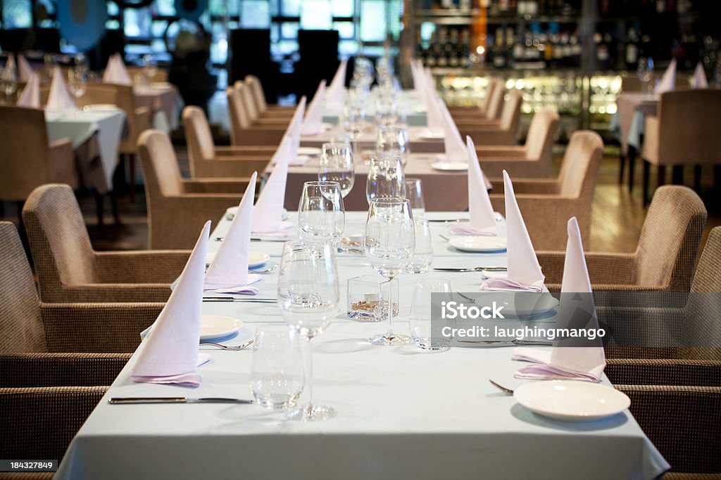 Restaurante mesa de comedor - Foto de stock de Banquete libre de derechos