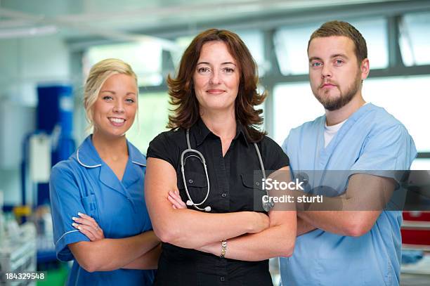 Equipo Médico Foto de stock y más banco de imágenes de Azul - Azul, Doctor, Nuevo