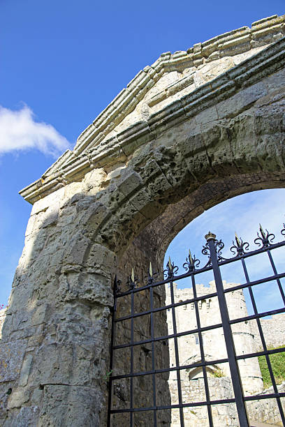 gatehouse - medieval castle gate portcullis стоковые фото и изображения