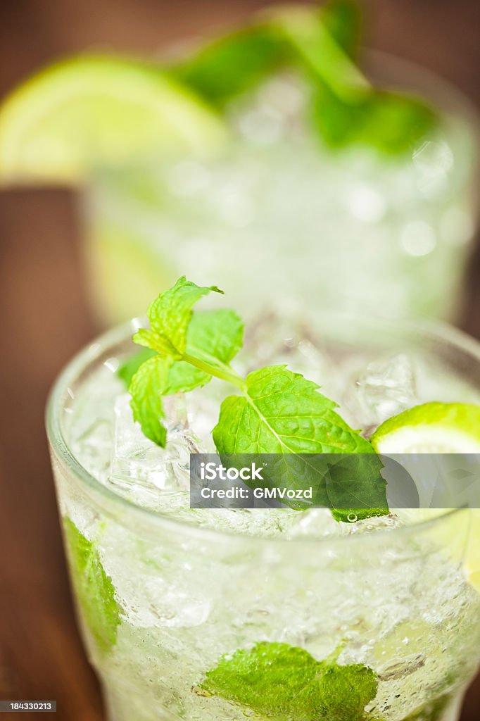 Mojito, rhum blanc, menthe, citron vert et glace pilée - Photo de Alcool libre de droits