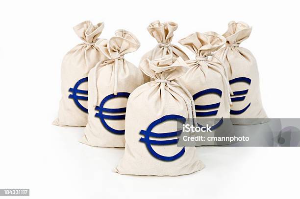 Bolsas De Dinero Euro Foto de stock y más banco de imágenes de Ahorros - Ahorros, Arpillera, Azul