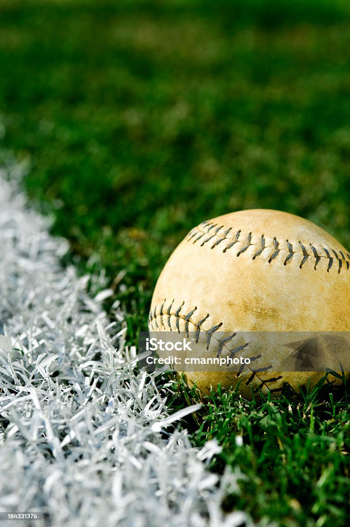 Old Softball ao longo de falta de - Royalty-free Acabado Foto de stock