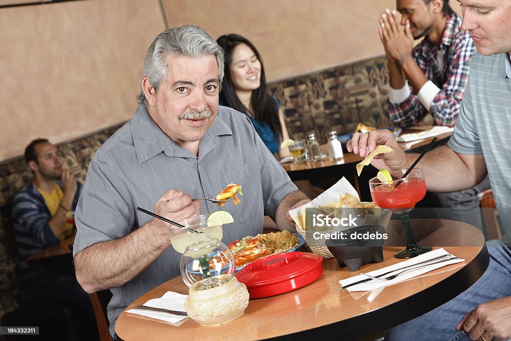 Homem comer no restaurante - Royalty-free Afro-americano Foto de stock