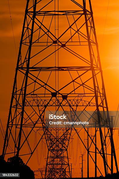Foto de Torre De Transmissão De Alta Tensão e mais fotos de stock de Aço - Aço, Cabo, Cabo de Aço
